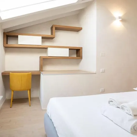 Attico Lumine Apartment *